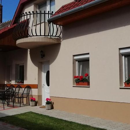 Radek Vendégház és Apartman Halászi Exterior foto