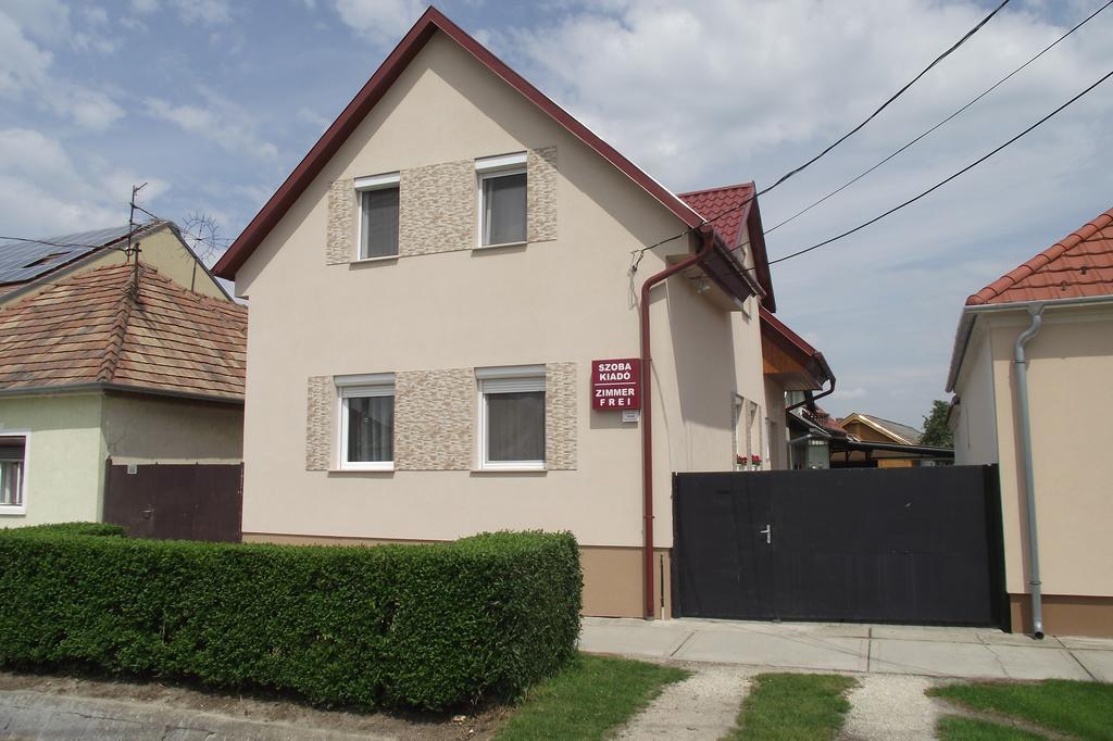 Radek Vendégház és Apartman Halászi Exterior foto