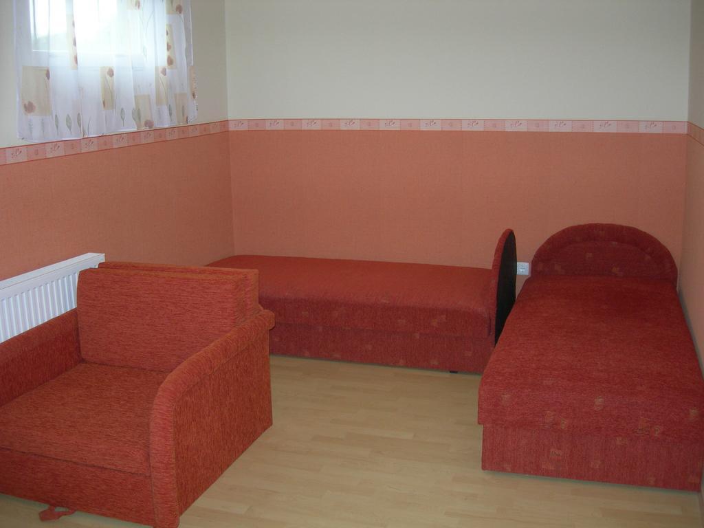 Radek Vendégház és Apartman Halászi Exterior foto
