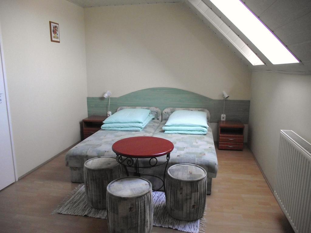 Radek Vendégház és Apartman Halászi Exterior foto