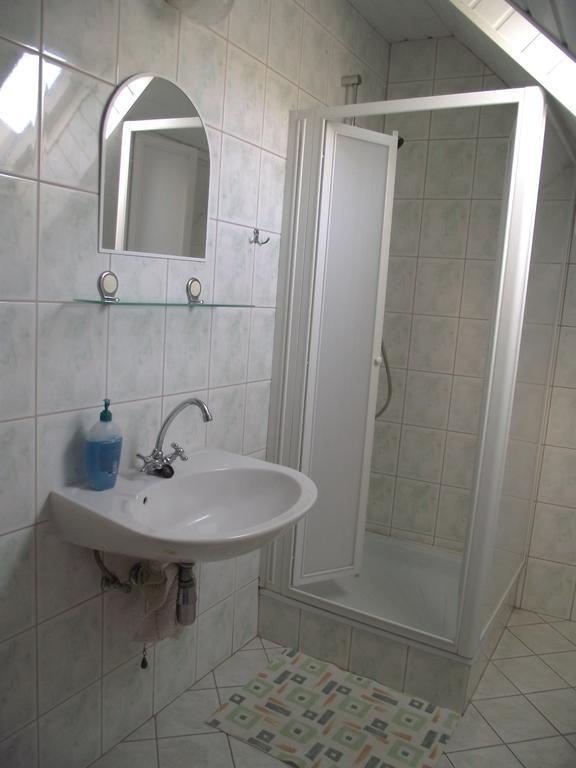 Radek Vendégház és Apartman Halászi Exterior foto