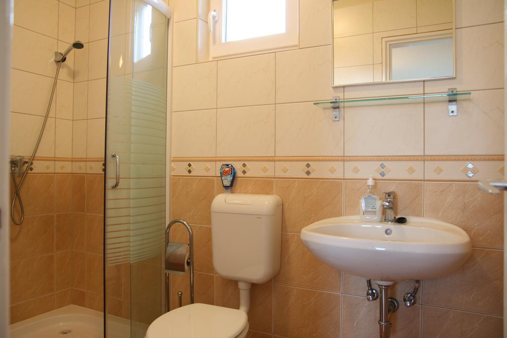 Radek Vendégház és Apartman Halászi Exterior foto